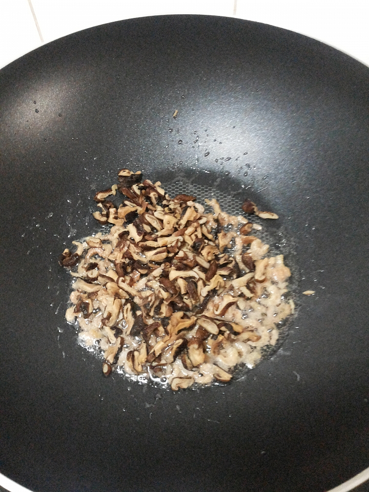 超美味-[油蔥肉燥糕]~
