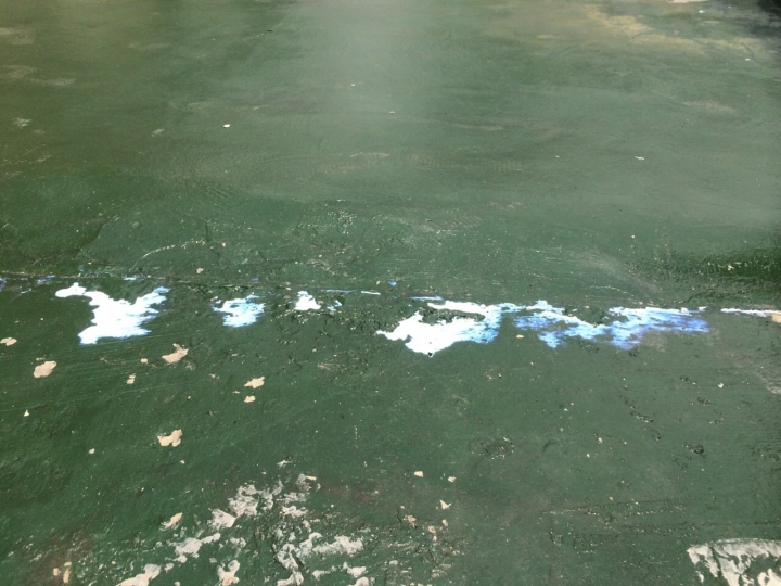 又是我....頂樓防水的問題....包商來處理了