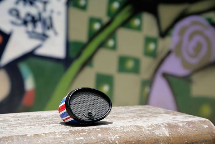【開箱】Mini Cooper原廠授權的藍牙喇叭 - iUi Compact Mirror