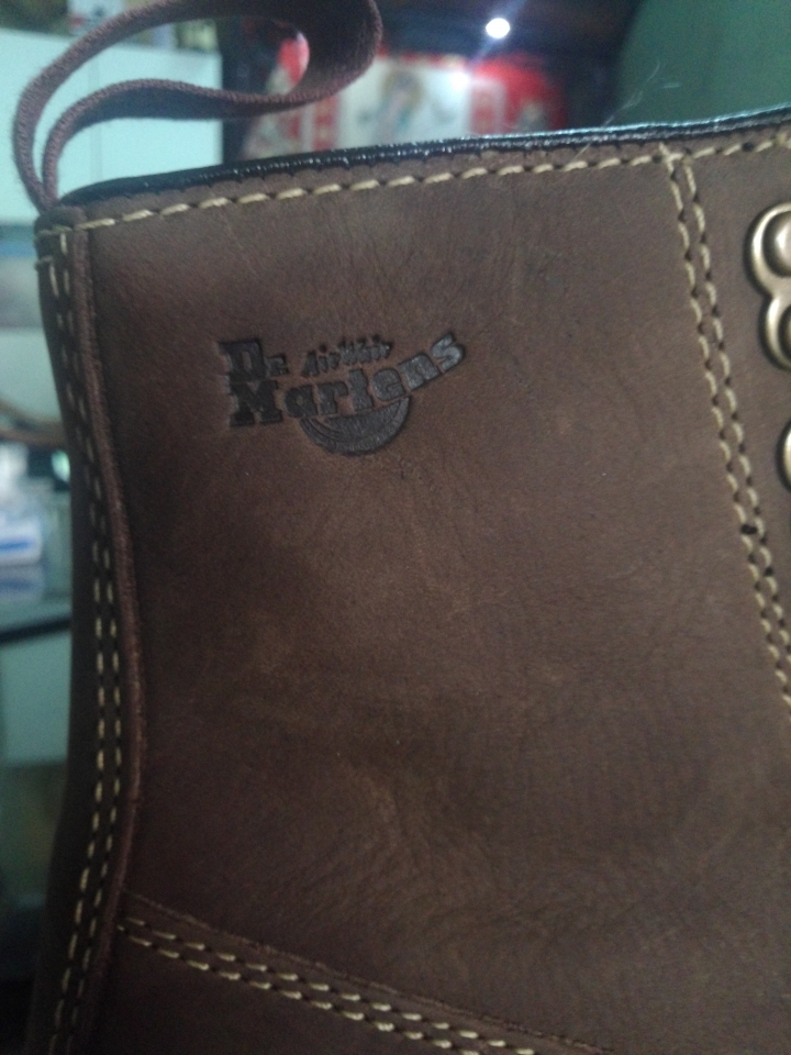 人生中第一雙皮靴 Dr. Martens Dark Brown Bigfoot