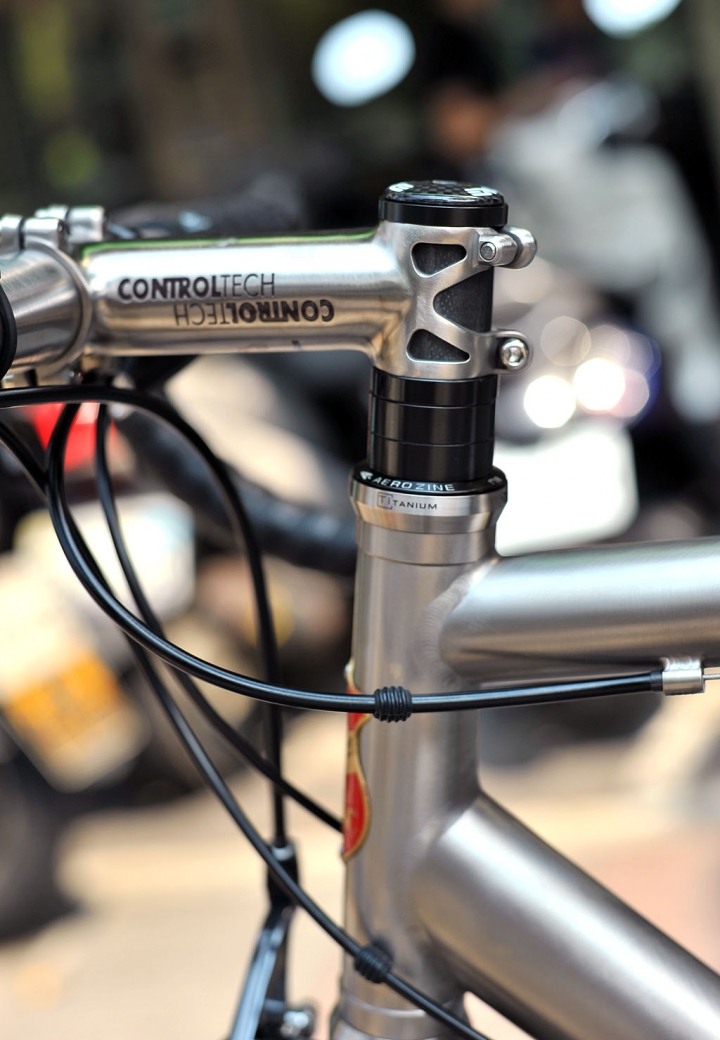 [組裝交車] 鈦合金戰馬 Lynskey Sportive 22速Sram Force系統搭配爬坡鈦輪pmp RS04
