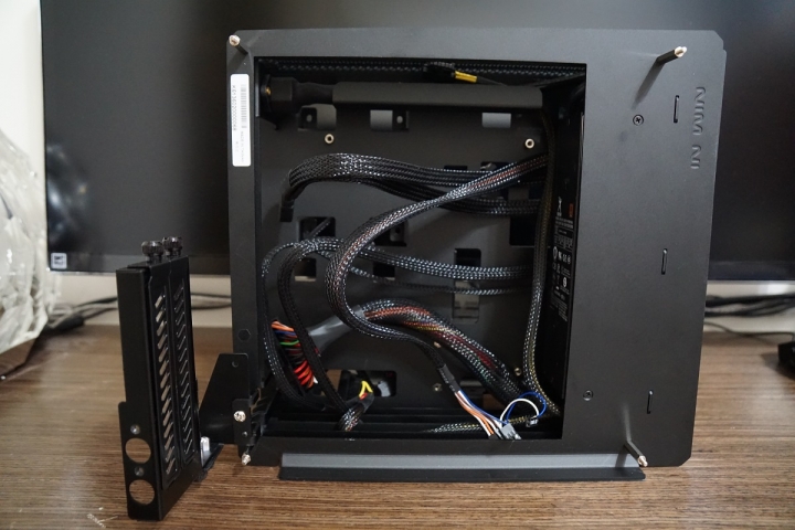 招潮蟹的逆襲(進化之水冷蟹)-ASUS MARS 760硬上IN WIN H-Frame mini ITX