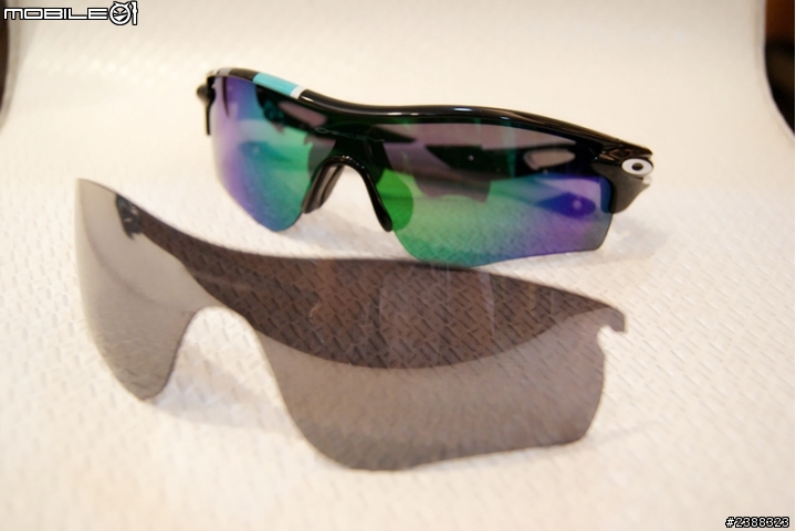 {開箱}夏日豔陽騎單車必備 OAKLEY