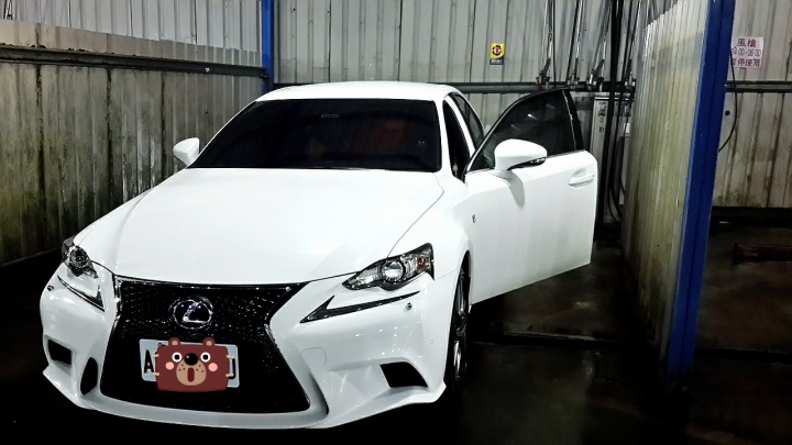 遲了幾個月的Lexus IS300h F Sport開箱紀念