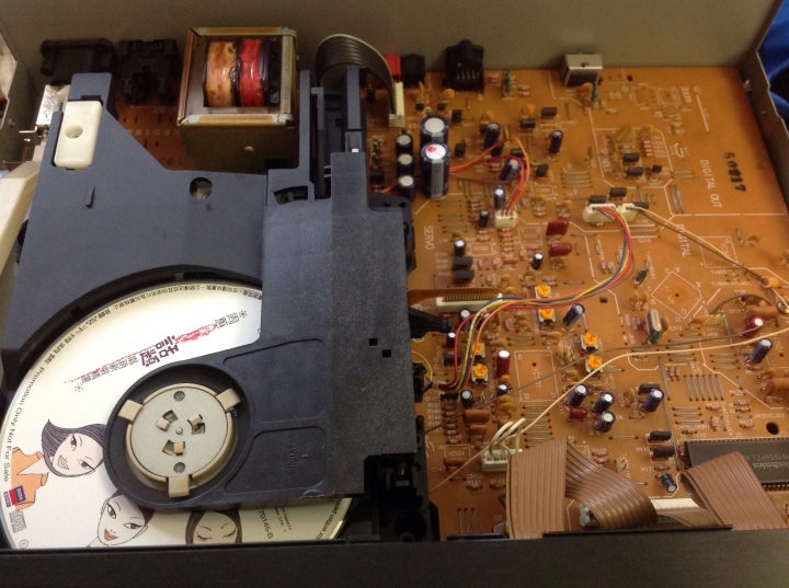 求救！Technics SL-D5000 CD player 托盤無法進出了，怎麼辧?