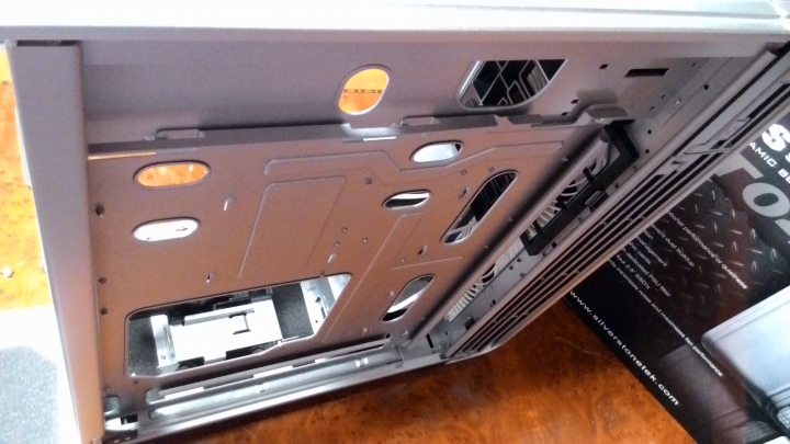 土豪金配色 自組電腦初體驗(I7 4790K,Z97 MPOWER,HyperX 3K 240G,TD03,FT04,STRIDER GOLD 1200W)