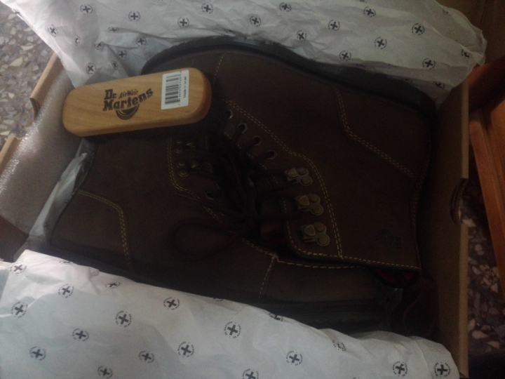 人生中第一雙皮靴 Dr. Martens Dark Brown Bigfoot
