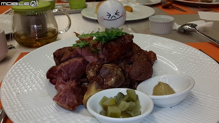Line饅頭遊臺灣之 “嘉義 皇品國際酒店 舞蝶西餐廳用餐分享”