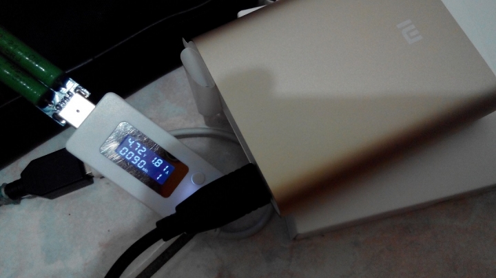 小米10400 mAH vs nibiru/尼比魯神盾 10000mAH 移動電源