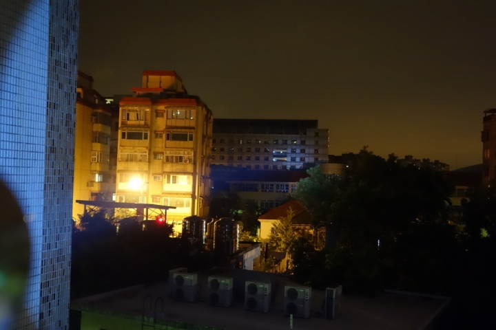 [開箱] 中華節能~夜行天使 DA20 手電筒+行動電源