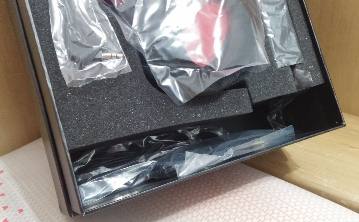 Kingston、HyperX、QPAD 黃金三角代表作—— Kingston HyperX Cloud 電競耳機
