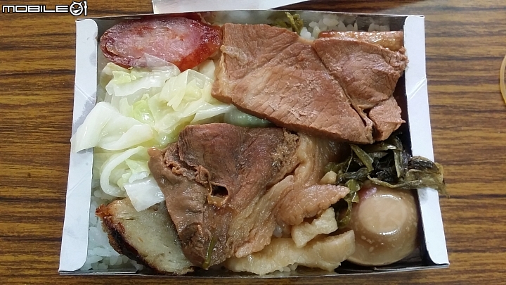 （火車&鐵路便當大集合）1台鐵懷舊飯盒、2台鐵便當、3奮起湖古早鋁製鐵路飯盒、4福隆便當、5池上便當