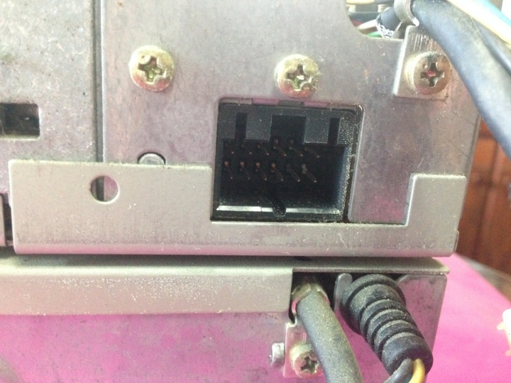 DIY 老汽車音響主機改AUX IN 問題