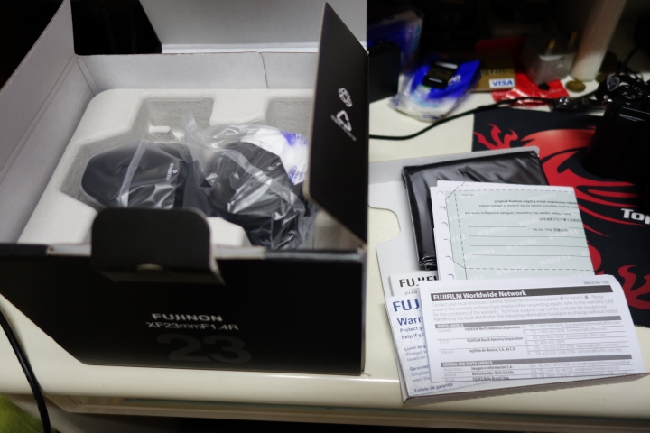 新手的X-T1 + xf23mm開箱文送TOSHIBA 高速卡,附x20比大小
