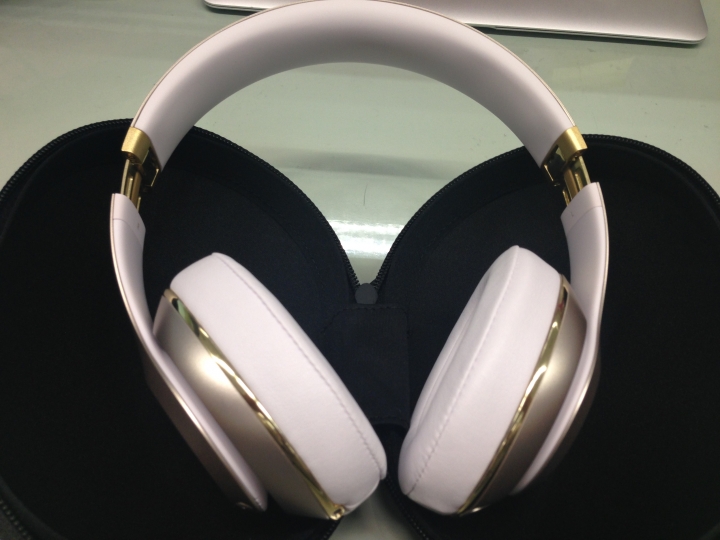 「純分享、不喜勿入」Beats Studio v2香檳金
