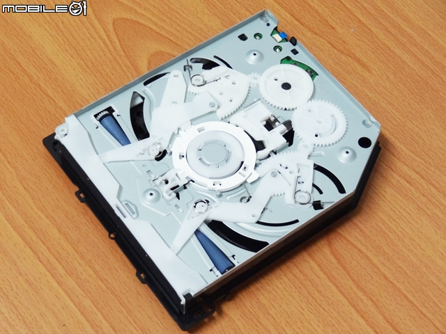 [分享] PS4 保固內...電源觸控沒反應怎麼辦? 自己動手拆 [拆裝流程]