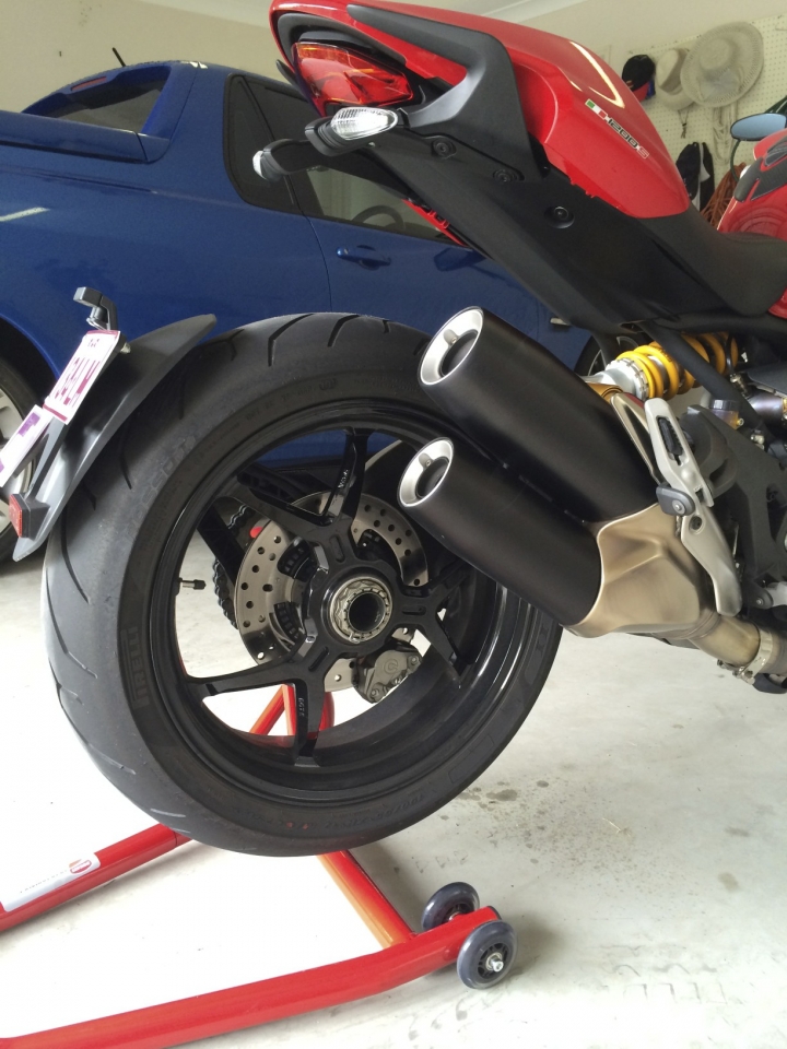 [開箱] Ducati Monster 1200s