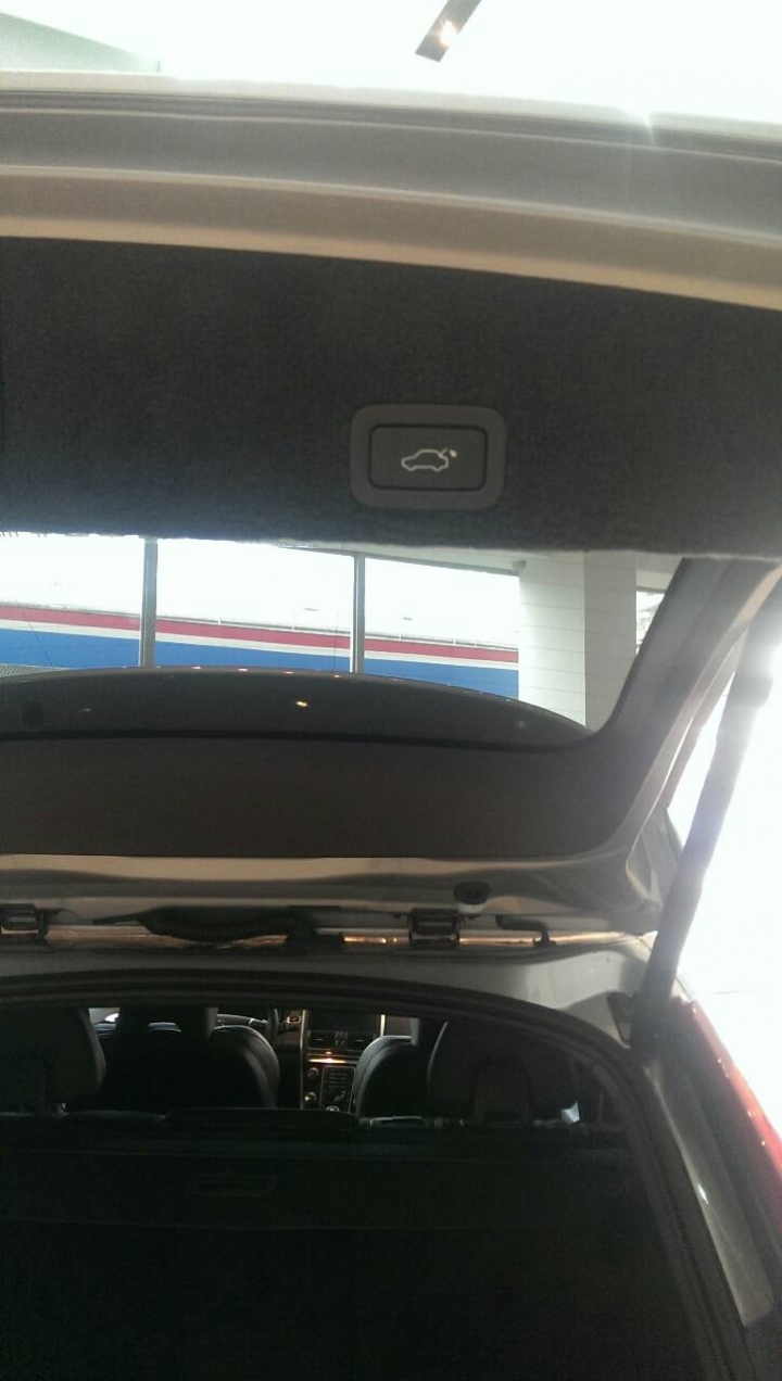 《VOLVO仲夏輕鬆遊》試駕Volvo xc60 d5 旗艦版