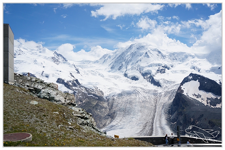 【遊記】 歐鐵pass記旅Day4。Luzern-Zermatt-Gornergrat觀景台，馬特洪峰、冰河極限美景。巧遇國慶日。人生一定要來一次！瑞士