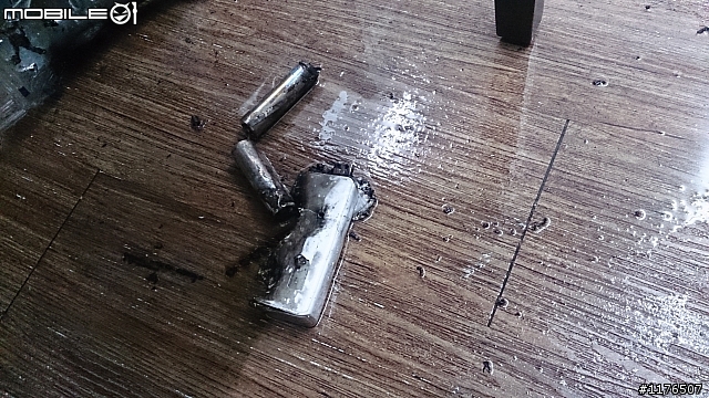 行動電源起火. 希望使用相關產品人都要在旁邊
