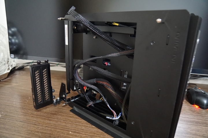 招潮蟹的逆襲(進化之水冷蟹)-ASUS MARS 760硬上IN WIN H-Frame mini ITX