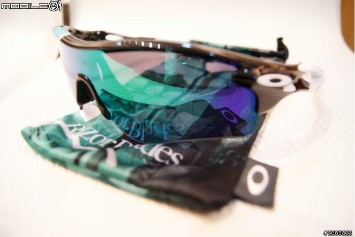 {開箱}夏日豔陽騎單車必備 OAKLEY
