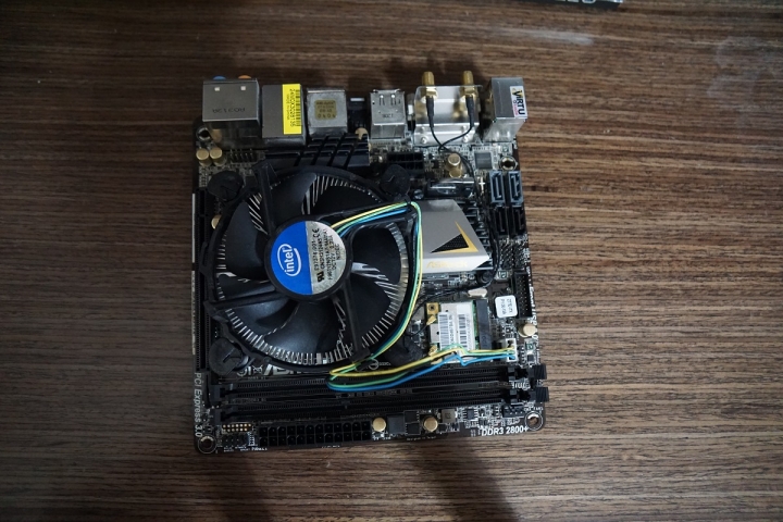 招潮蟹的逆襲(進化之水冷蟹)-ASUS MARS 760硬上IN WIN H-Frame mini ITX