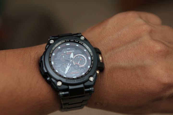 逛街時不小心帶回Casio G-Shock MTG-S1030BD-1AJR