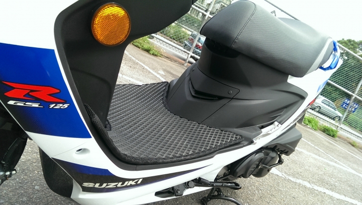 補發：復刻版白藍GSR牽車