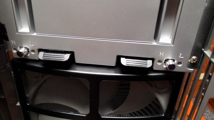 土豪金配色 自組電腦初體驗(I7 4790K,Z97 MPOWER,HyperX 3K 240G,TD03,FT04,STRIDER GOLD 1200W)