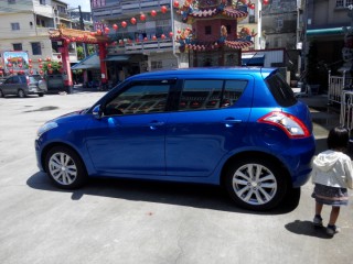 老婆的藍色情人Suzuki  swift1.2 GLX