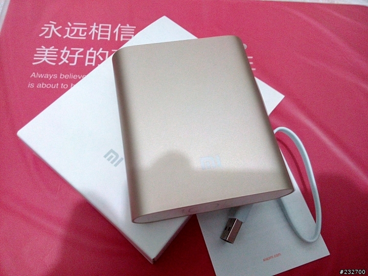 小米10400 mAH vs nibiru/尼比魯神盾 10000mAH 移動電源