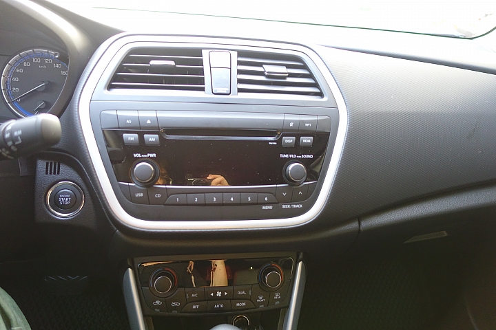 Suzuki SX4-Crossover GL+ 白色 開箱文