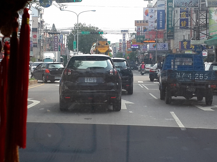 拍到偽裝的Nissan