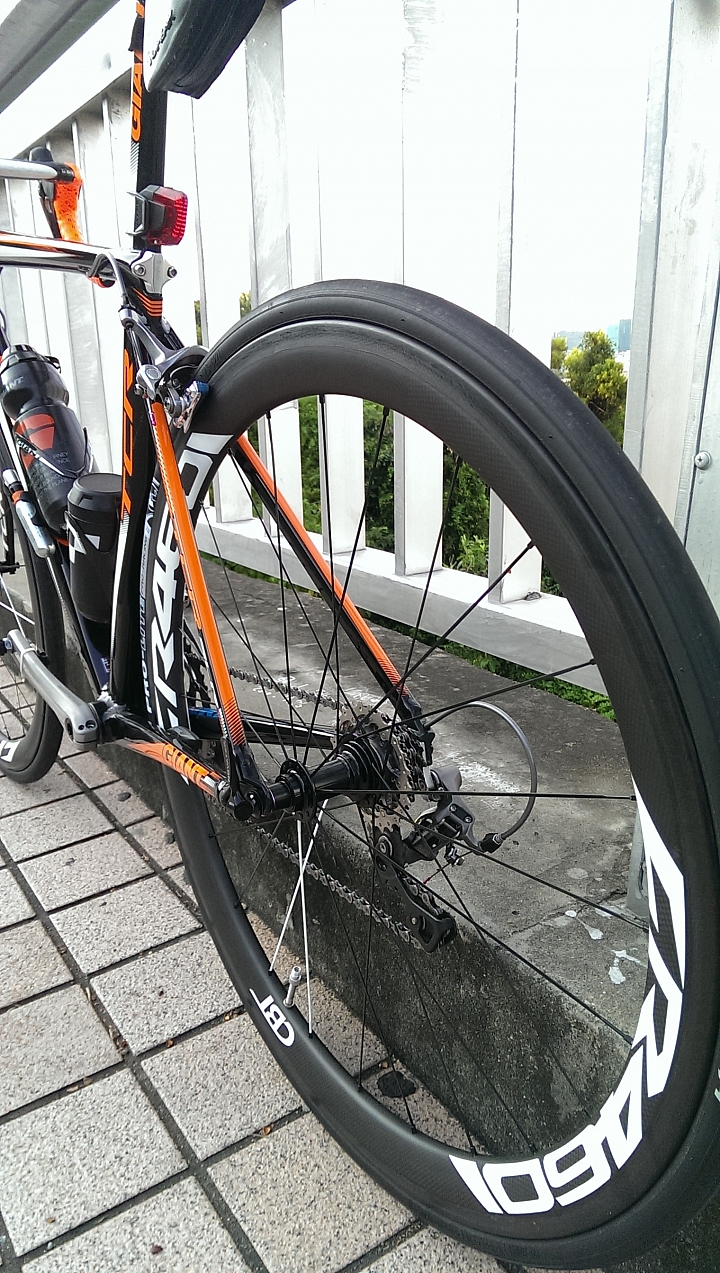 CBT CR4601 3H45 OPEN  輪組