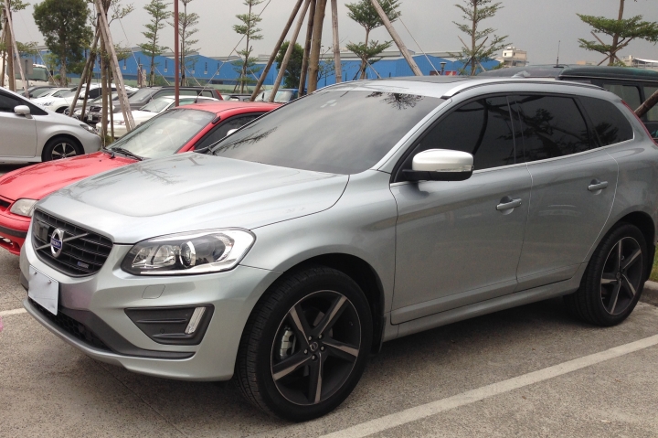 Volvo XC60 T5 R-Design...開箱！9/30補充
