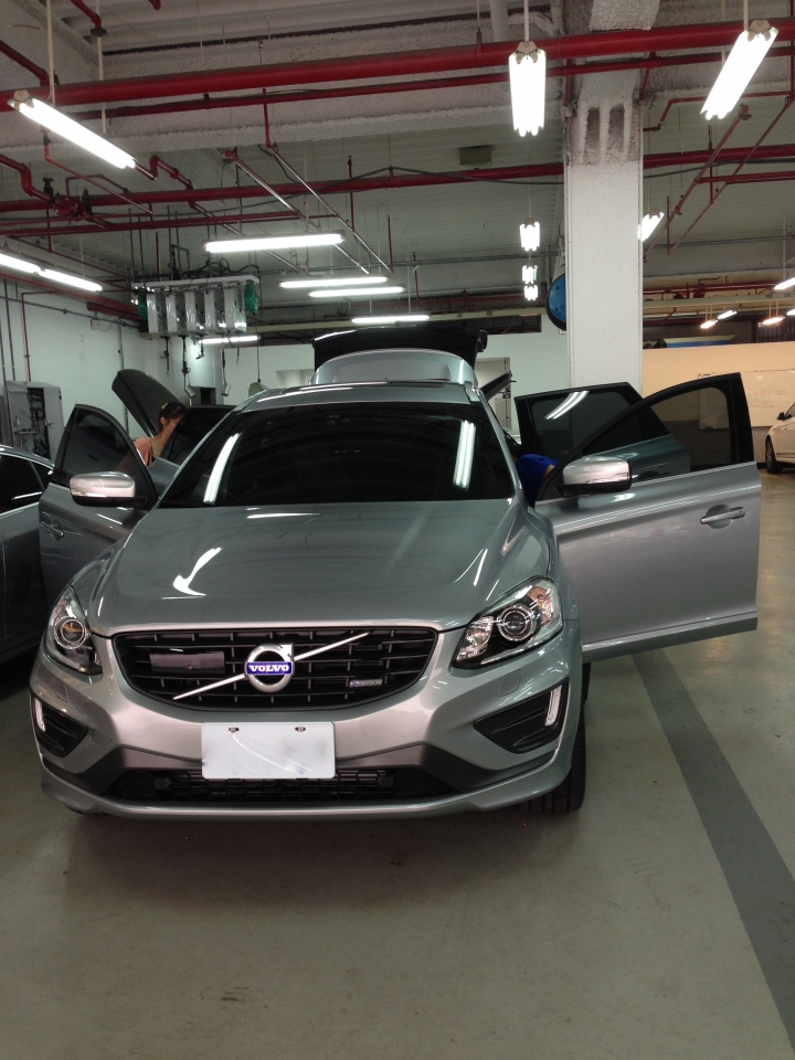 Volvo XC60 T5 R-Design...開箱！9/30補充