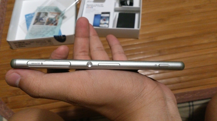 劇毒開箱! 絕美銀綠xperia z3
