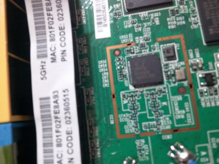 平價AC 老闆說 比N快三倍 還可以偷偷翻牆 ..EDIMAX  BR-6208AC AC750..  開箱 圖多..有些廢話..可以咬"土豆"