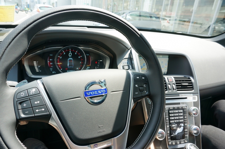 《VOLVO仲夏輕鬆遊》VOLVO XC60 T5 R-Design好感試駕!!!