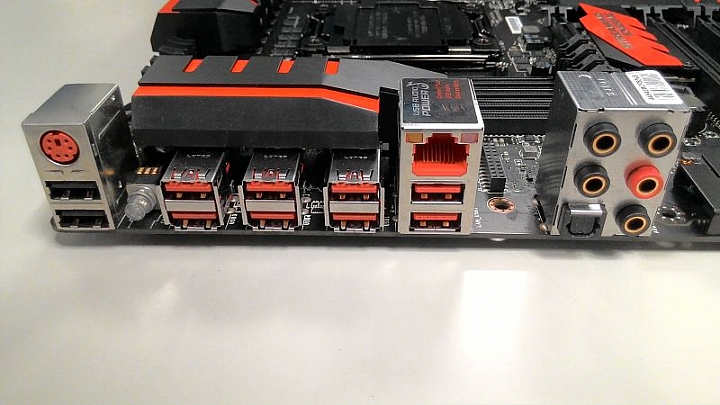 MSI 最高端主機板X99S Gaming 9 AC 開箱