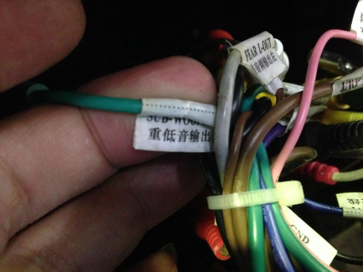 W211 主機更換多合一+Harman Kardon 重低音喇叭安裝