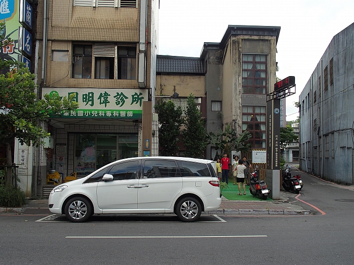 Luxgen MPV燃油剩餘里程反反覆覆，加油燈亮就快去加油吧！