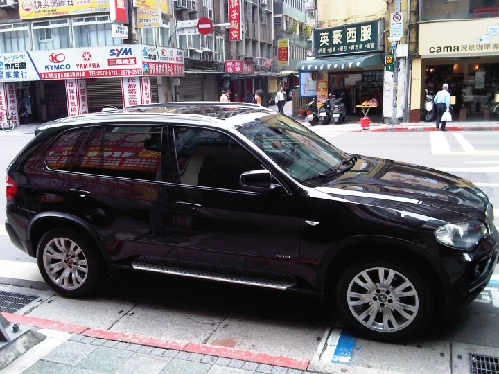 老婆的40歲生日禮物 X5, 35i ( F15 ), 順便關箱 X5, 30i ( E70 )