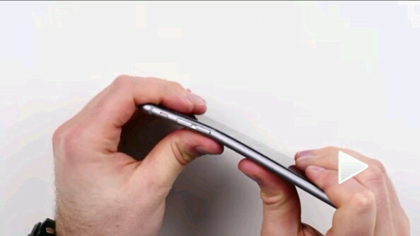 iphone6 柔軟的彎曲身段...
