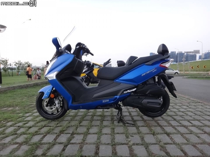 [開箱] 深藍好朋友 2014 SYM GTS300i abs 消光藍