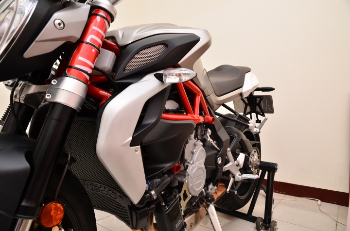 2手 MV AGUSTA 小B 開箱多圖分享