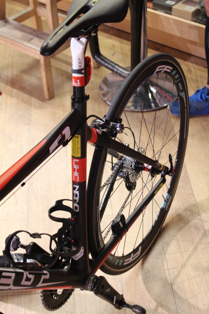 [開箱]  Felt F1+SRAM Force