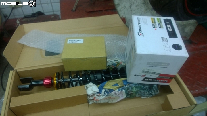 [心得] 2014年式SYM MAXSYM 400i ABS-消光黑特仕版開箱+騎乘心得