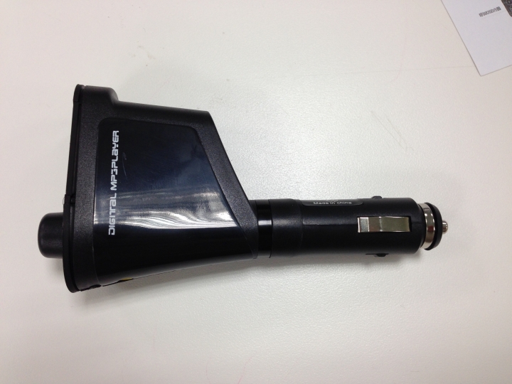 瘋mall購物輕鬆買試用活動分享~~車用 MP3 to FM 轎車 卡車 貨車 12V~24V 皆可使用~開箱~